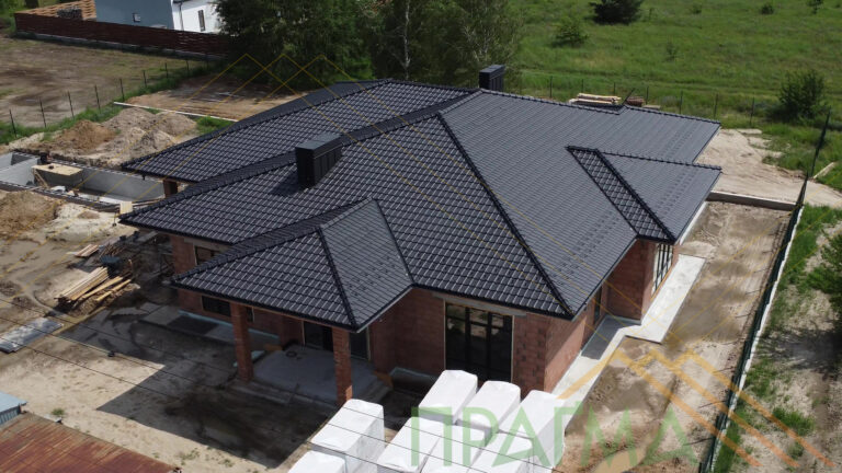 Складний вальмовий дах